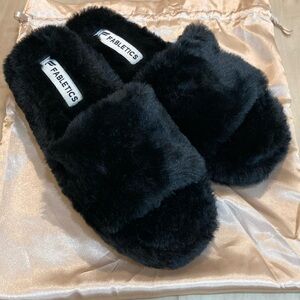New Fabletics fuzzy slippers
